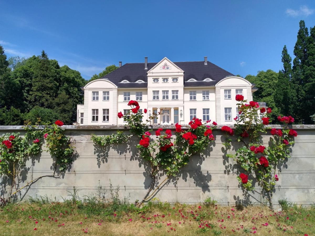 Schloss Wichmannsdorf Kropelin Exterior photo